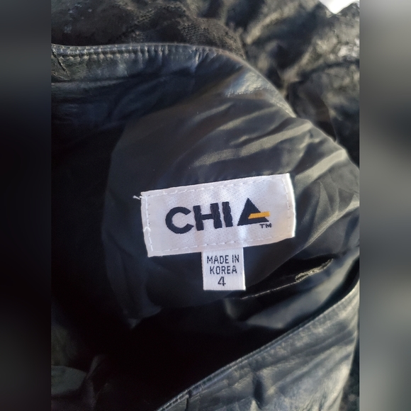 80s vintage CHIA, black leather, 3 tiered folded lace skirt. Size 4 - Picture 2 of 7